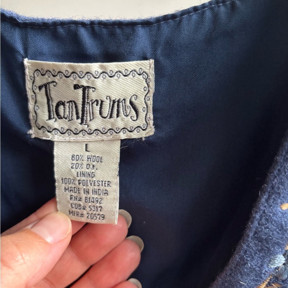 Vintage Tantrums Blue Embroidered Flowers Vest Size Large Wool Blend - Picture 3 of 4